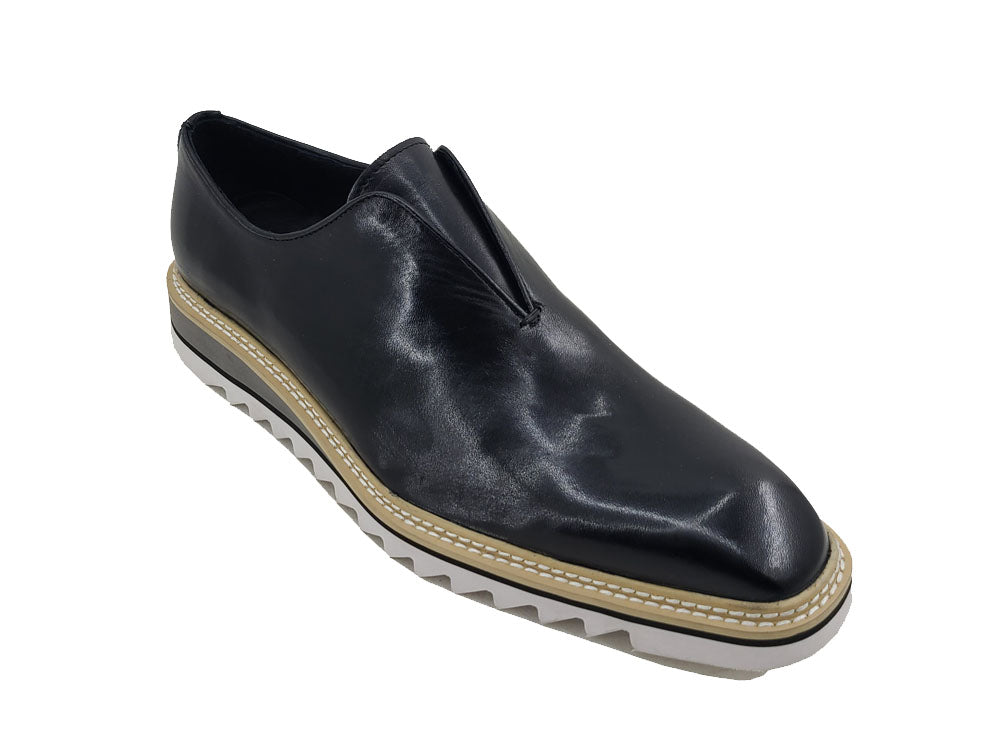 Carrucci KS550-08 Laceless Loafer with Contrast Color Sole - Black